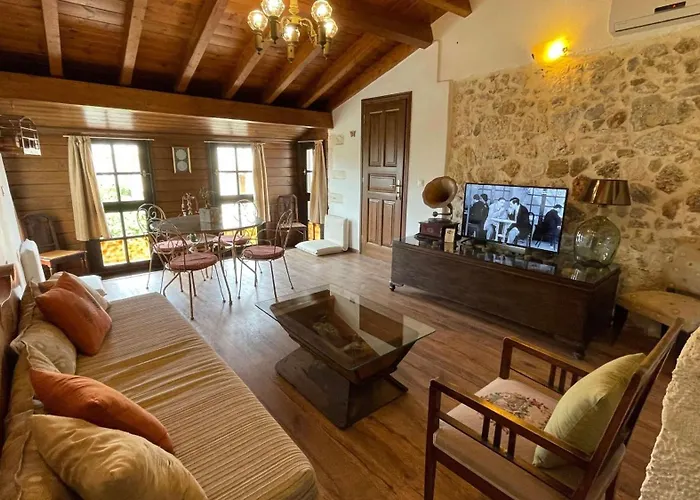 Inn Four Seasons Of Bliss At Sohora *