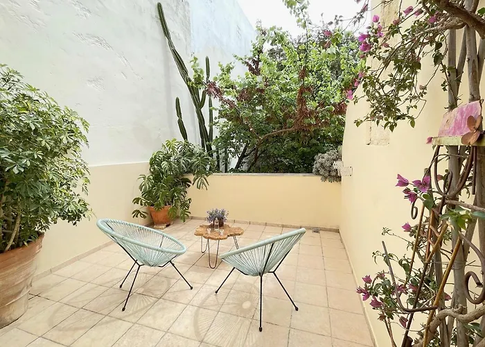 אורחן Four Seasons Of Bliss At Sohora העיירה רתימנו