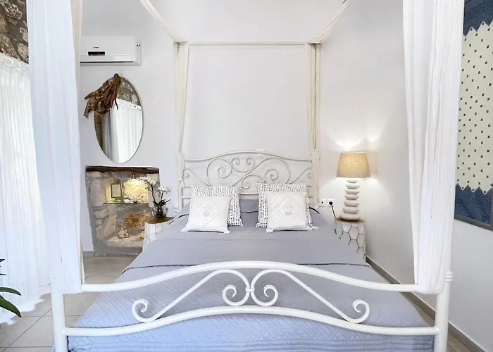 Four Seasons Of Bliss At Sohora אורחן העיירה רתימנו