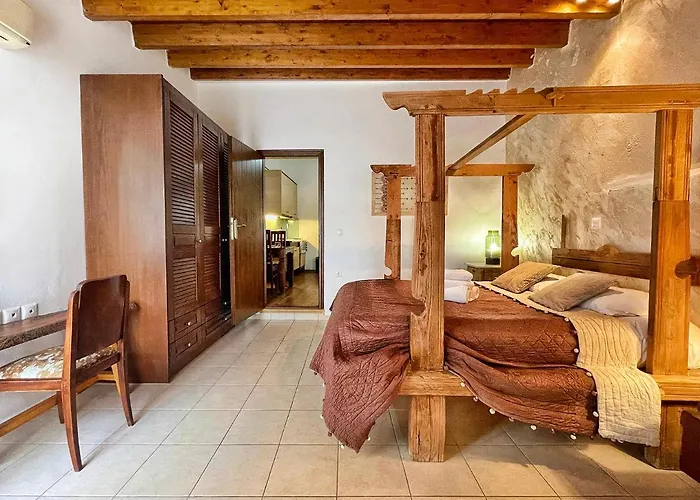 Four Seasons Of Bliss At Sohora העיירה רתימנו