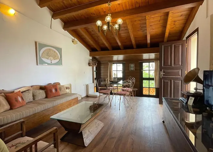 אורחן Four Seasons Of Bliss At Sohora *